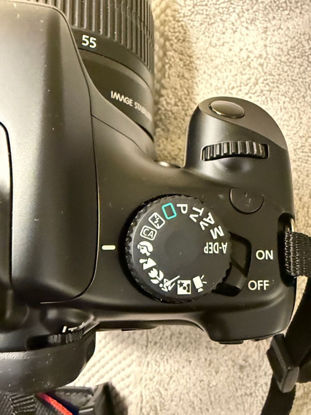 Canon EOS Rebel T3 DSLR Camera with 18-55mm Lens with case and strap. Excellent - Picture 4 of 11